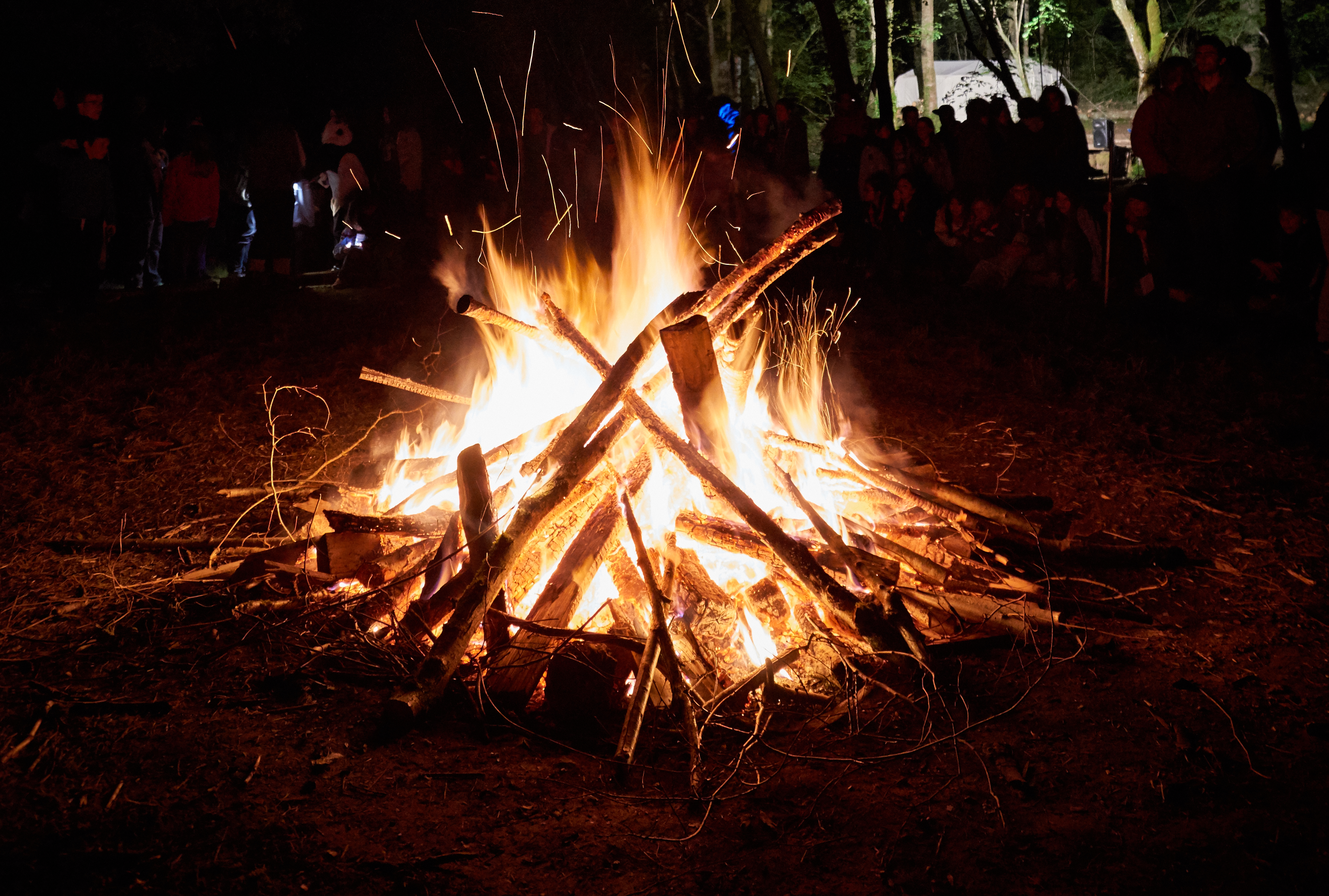Défi : allumer un feu sans allumettes ni briquet — LaToileScoute