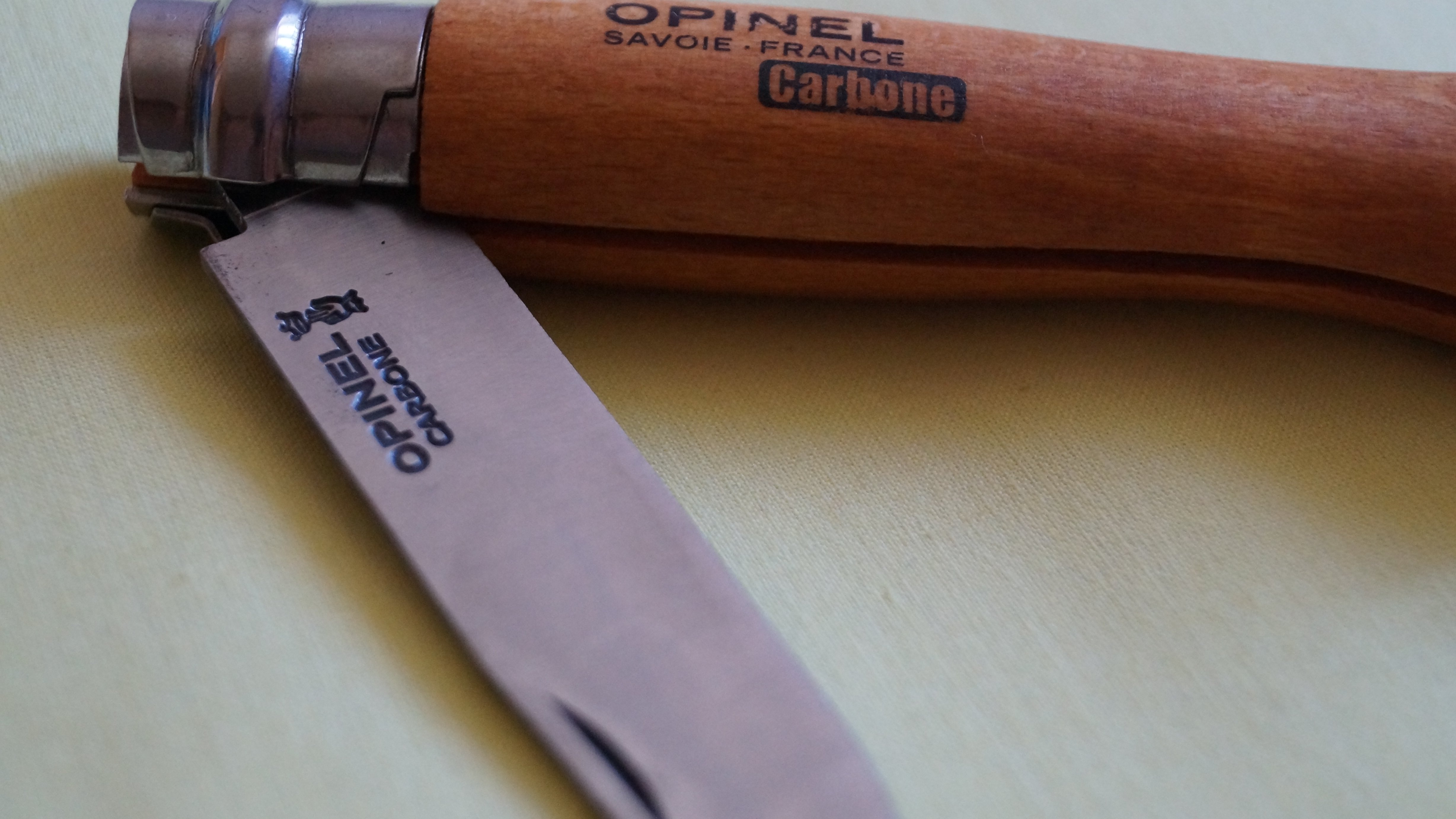Opinel ou Couteau Suisse ?