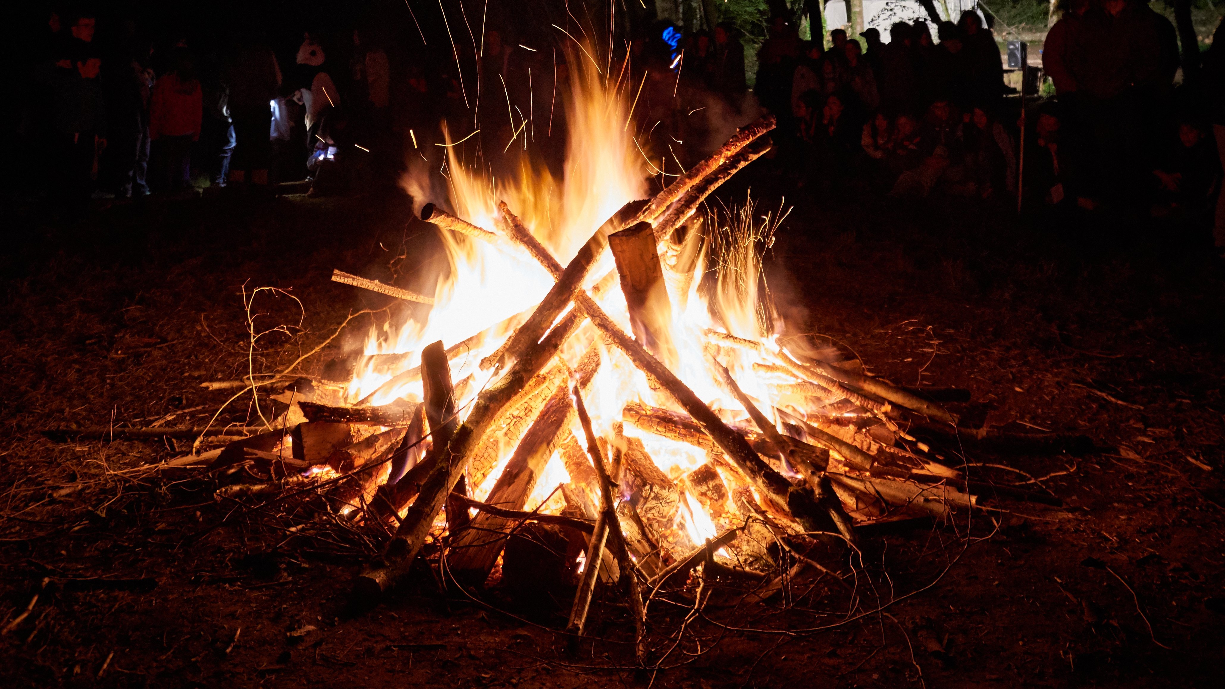 Défi : allumer un feu sans allumettes ni briquet