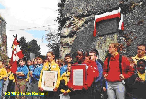 Les Scouts de France de Belfort lors de la cérémonie du 21 septembre 2001