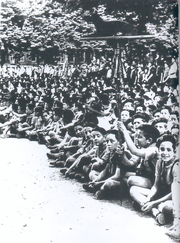 La Meute de la 37 lors de la visite de Lady Baden-Powell à Marseille en 1945