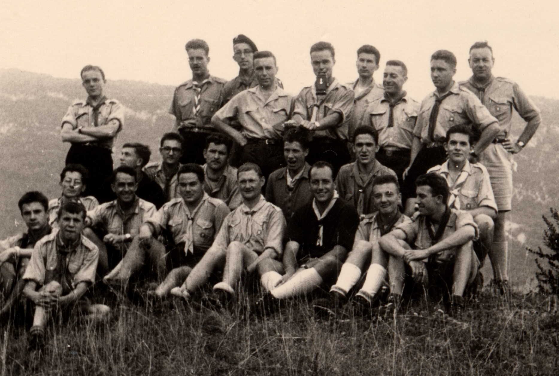 De droite à gauche au premier rang : Jean Muller, X, Paul Rendu et Père Liégé en 1955