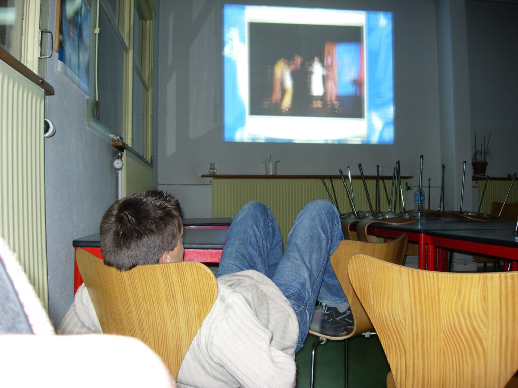 ag2003-023-2.jpg