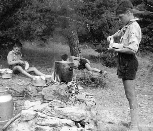 La Patrouille des Hirondelles en cuisine en 1970