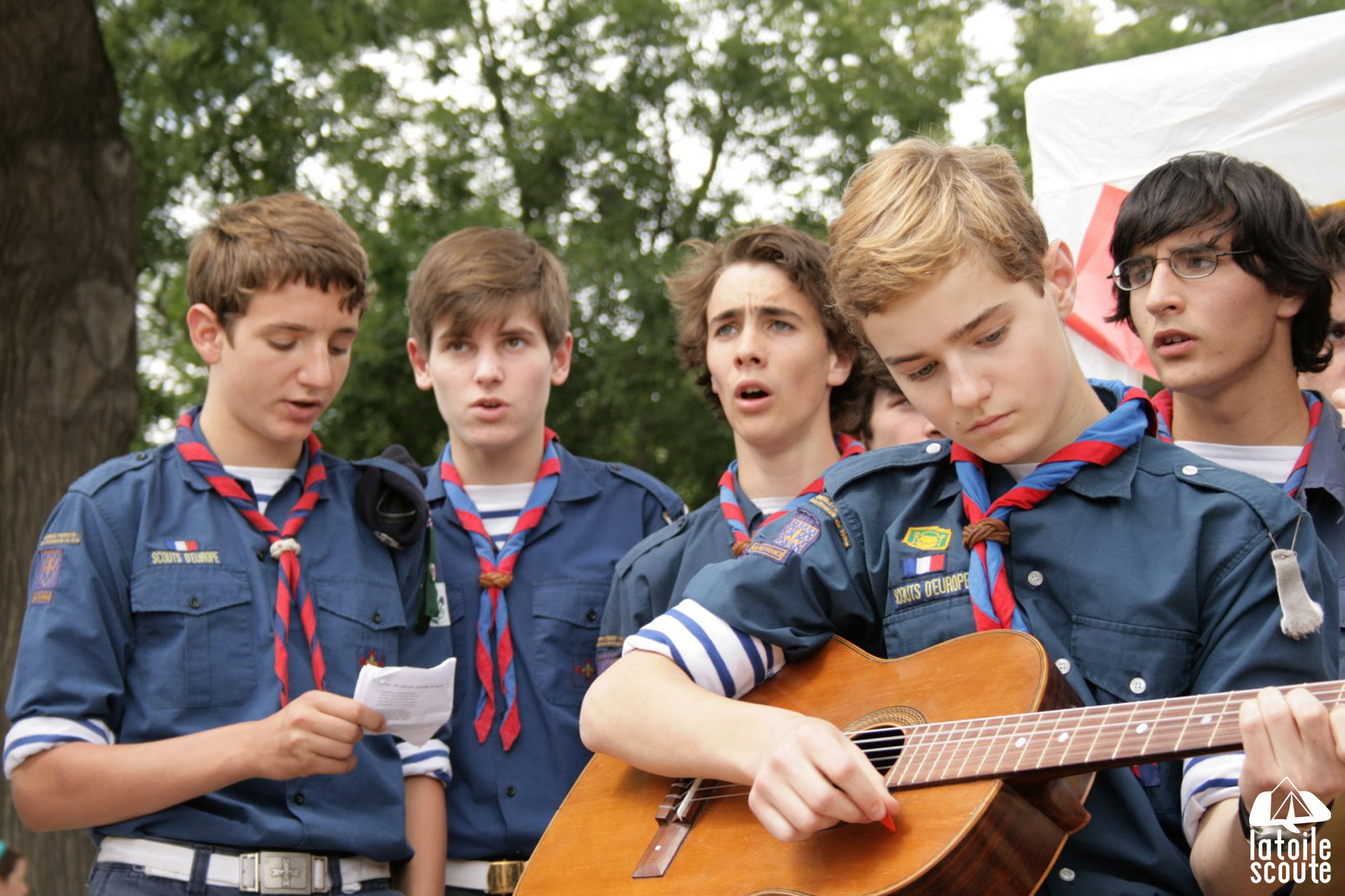 Les scouts adorent chanter